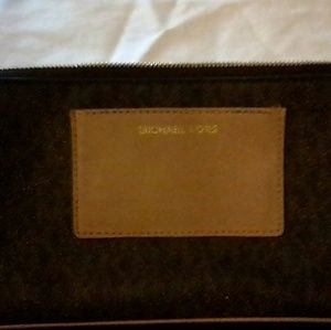 Meet your Posher, Ellen